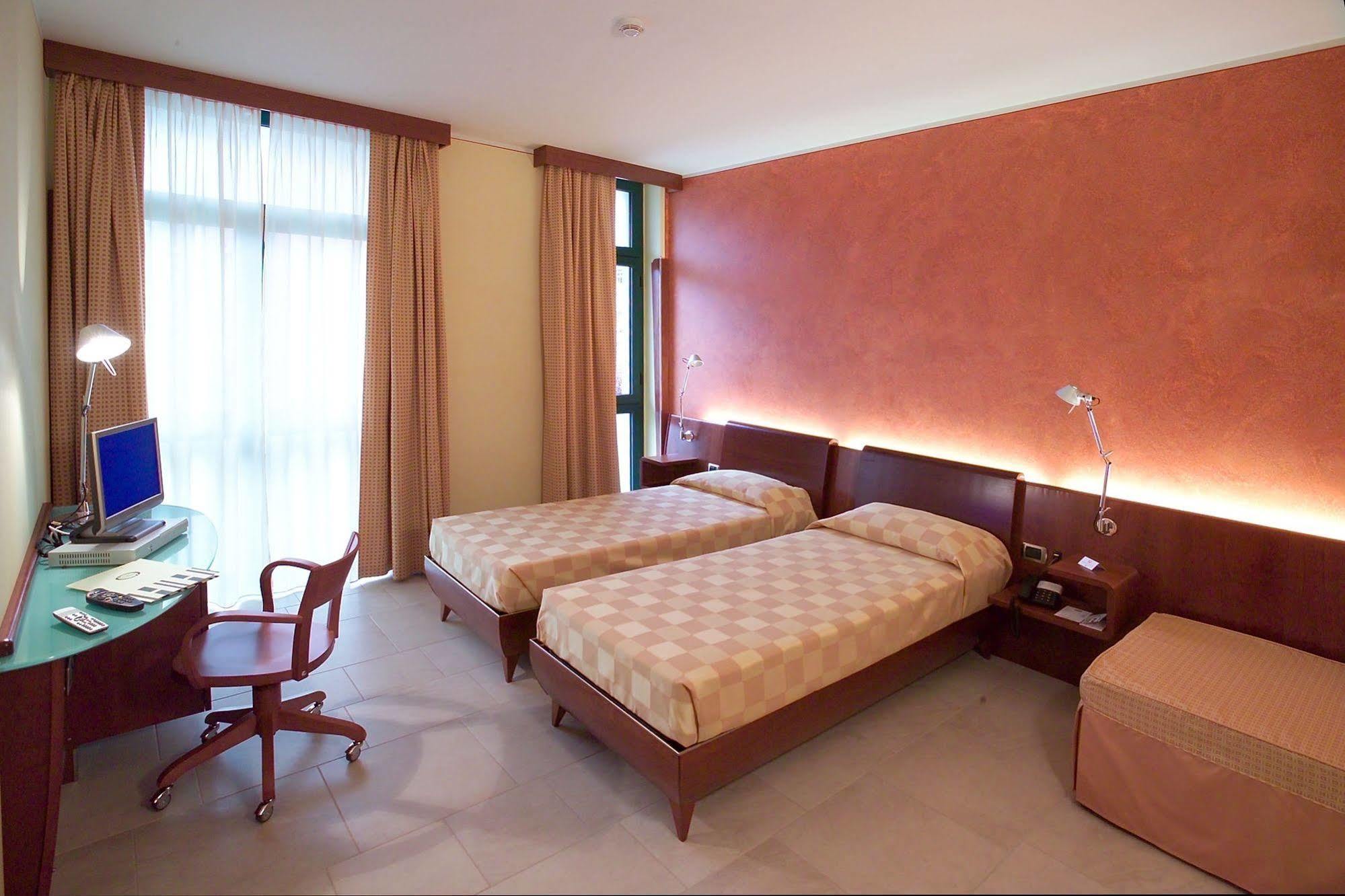 Albergo Ristorante San Marco Carmagnola Exteriör bild