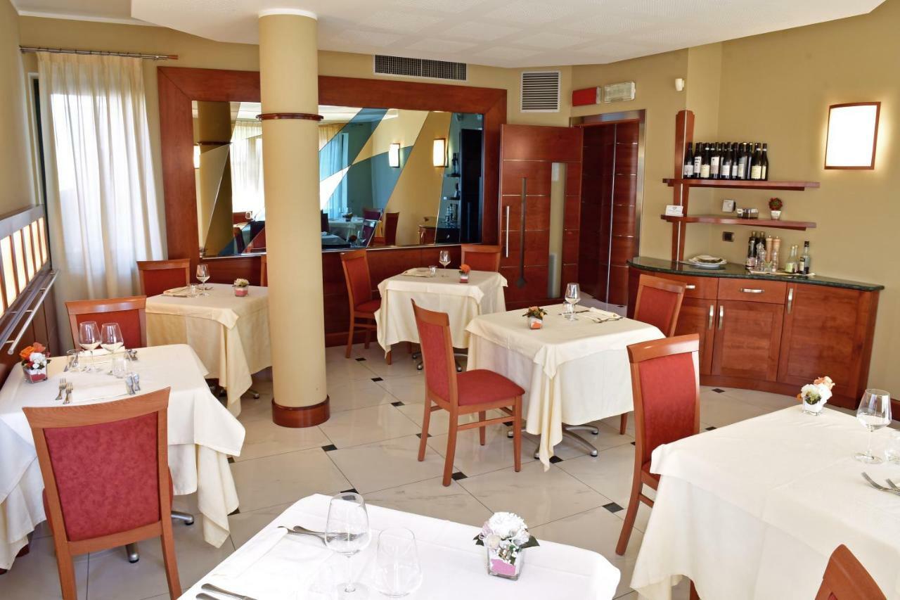 Albergo Ristorante San Marco Carmagnola Exteriör bild