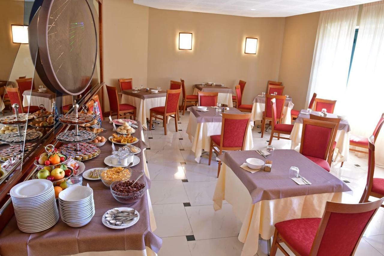 Albergo Ristorante San Marco Carmagnola Exteriör bild